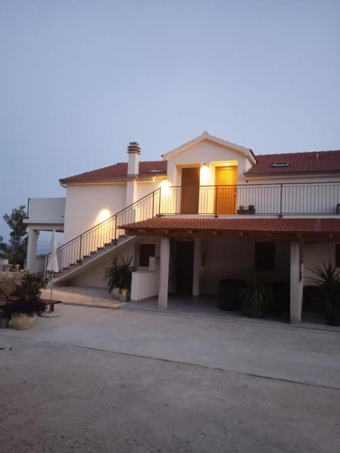 Apartmani Nila Света-Неделя Экстерьер фото